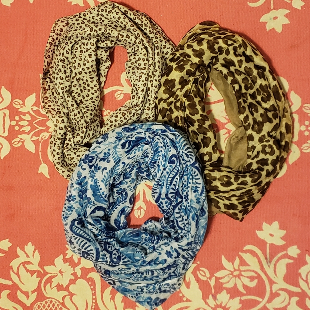 3 Multicolor Design Infiniti Scarves Bundle - Picture 2 of 8